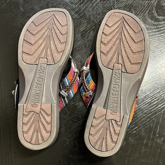 Minnetonka Silverthorne Multi Brown & Silver Women’s Size 10 Flip Flop Sandals - Picture 4 of 11